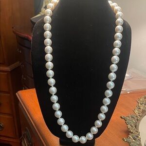 Classic White Pearl Necklace